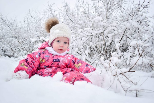 Comment combiner un pantalon palazzo avec un haut moulant pour une soirée élégante?